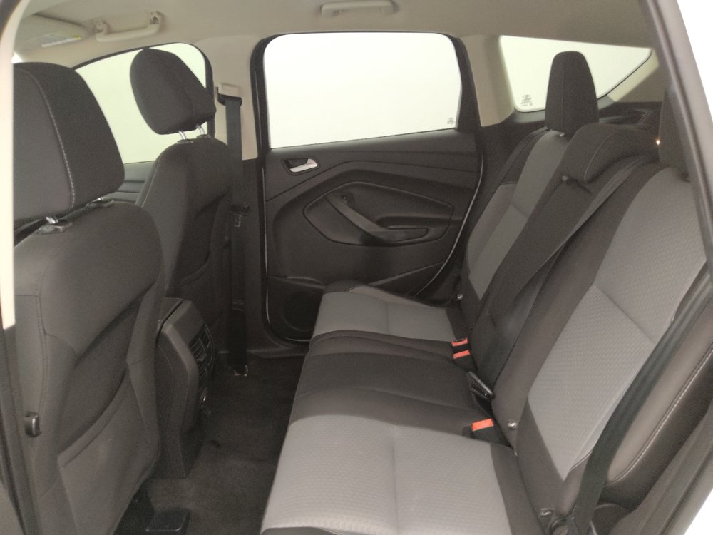 Used 2017 Ford Escape SE FWD image 18