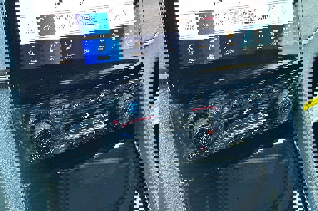 Used 2023 Jeep Grand Cherokee 4WD 4xe w/ Luxury Tech Group II image 18