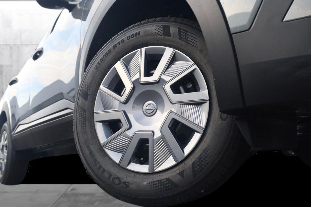 New 2026 Nissan Kicks S FWD image 3