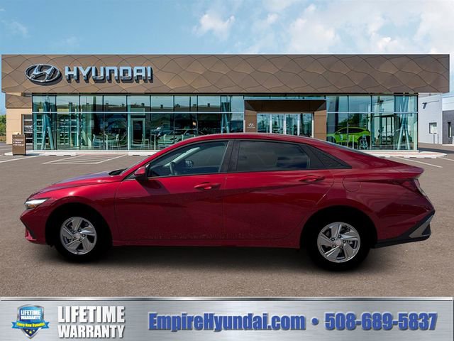 New 2026 Hyundai Elantra SE image 3