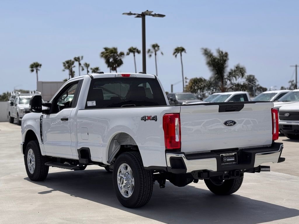New 2025 Ford F350 XLT image 10