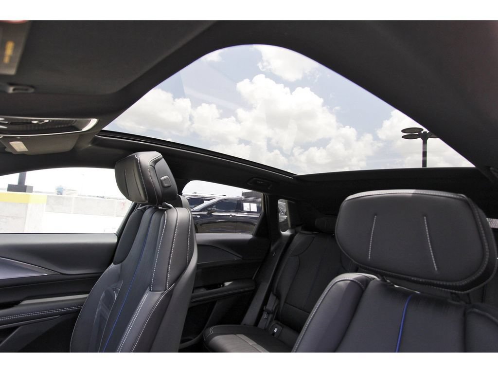 New 2027 Cadillac Lyriq Sport AWD/4WD image 23