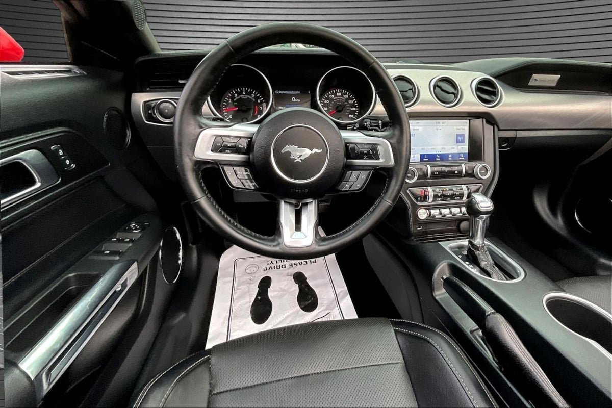Used 2019 Ford Mustang Premium RWD image 8