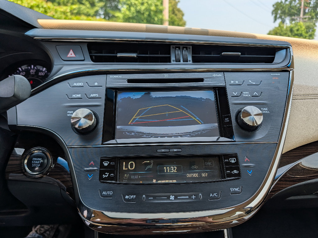Used 2015 Toyota Avalon Limited FWD image 26