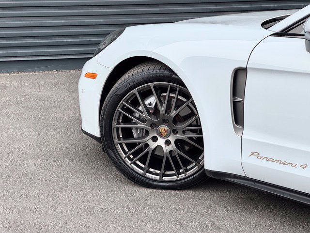 Used 2023 Porsche Panamera 4 Platinum Edition AWD/4WD image 11