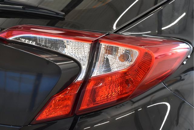 Used 2020 Toyota C-HR LE image 12