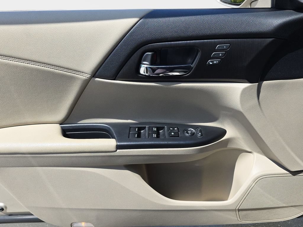 Used 2015 Honda Accord EX-L image 20