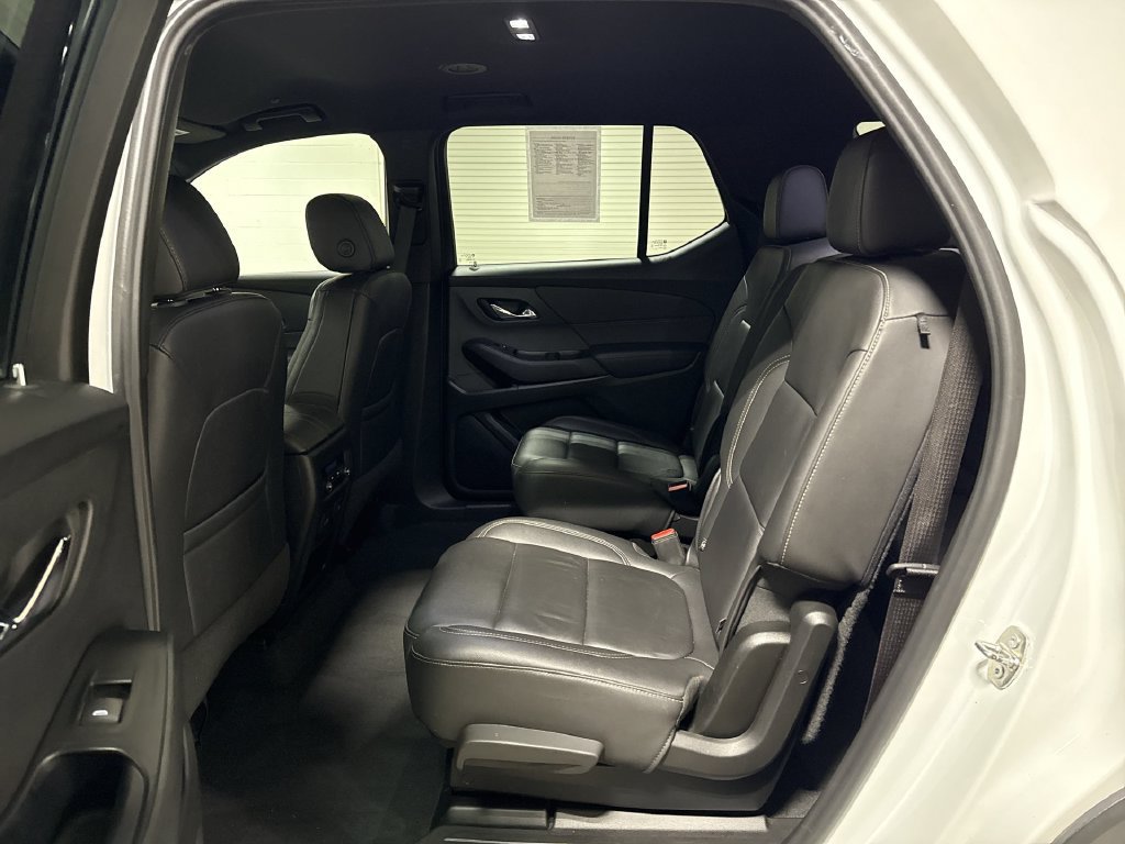 Used 2023 Chevrolet Traverse LT w/ LT Premium Package AWD/4WD image 23