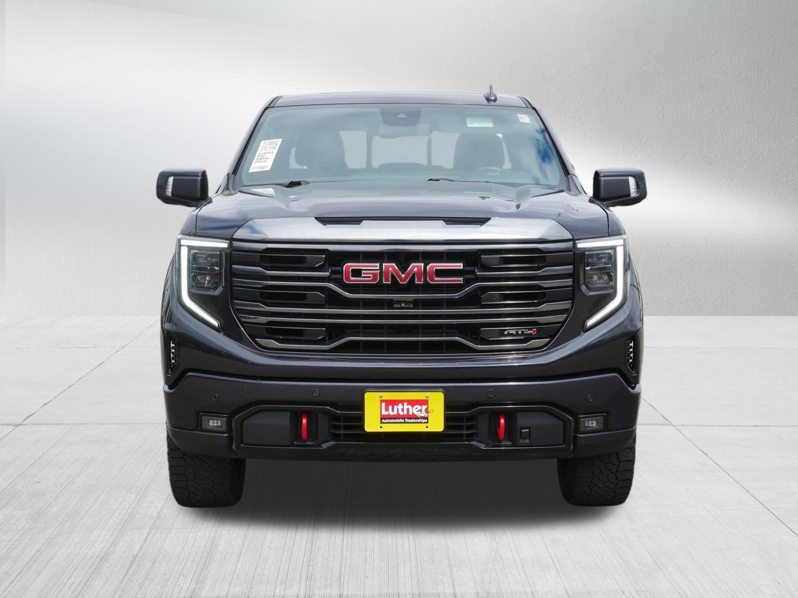 Used 2023 GMC Sierra 1500 AT4 w/ AT4 Preferred Package AWD/4WD image 2