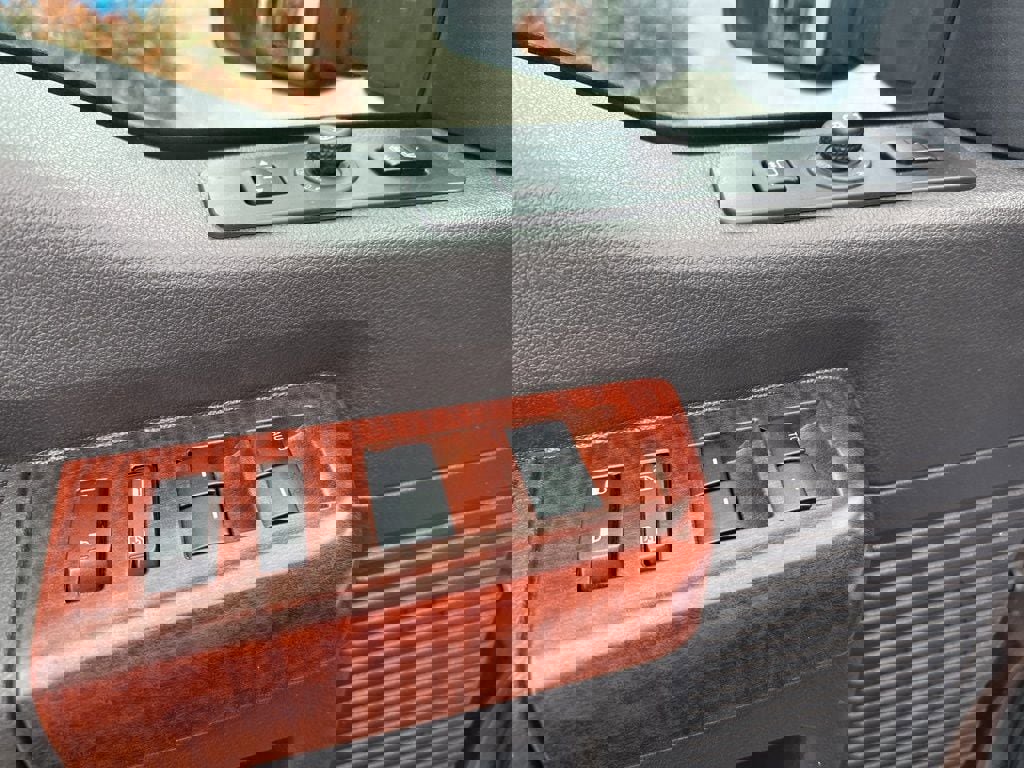 Used 2012 Ford F250 King Ranch w/ King Ranch w/Chrome Pkg image 15