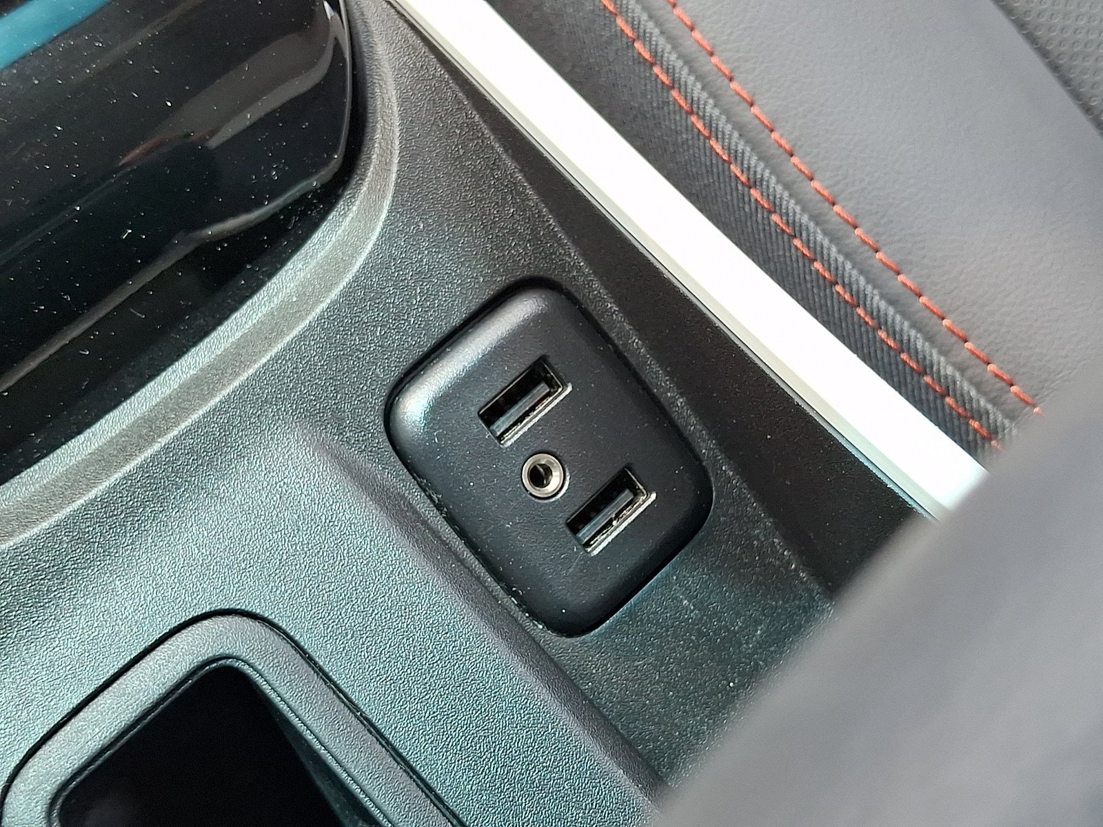 Used 2017 Chevrolet Bolt Premier w/ Driver Confidence II Package FWD image 24