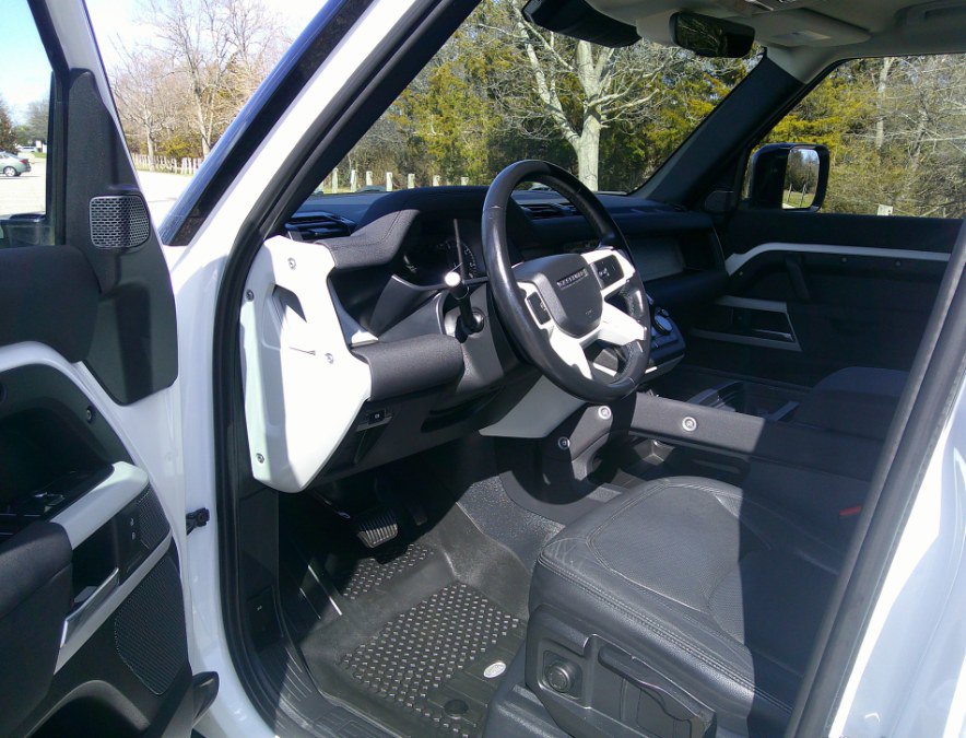 Used 2023 Land Rover Defender 110 S image 21