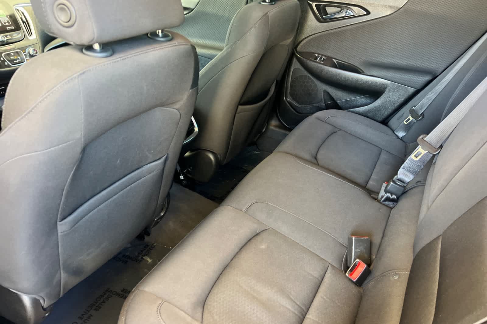 Used 2018 Chevrolet Malibu LT FWD image 4