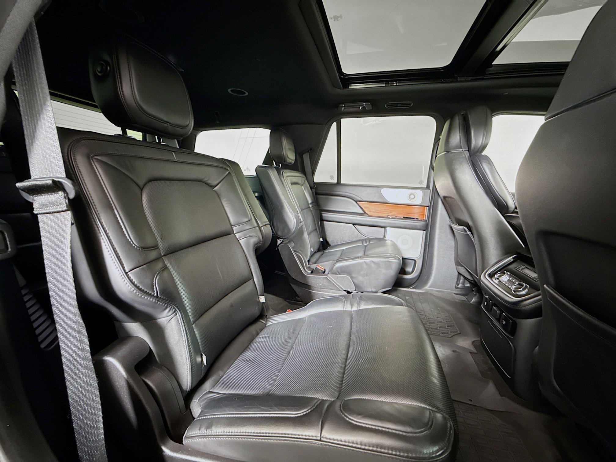 Used 2019 Lincoln Navigator Reserve AWD/4WD image 28