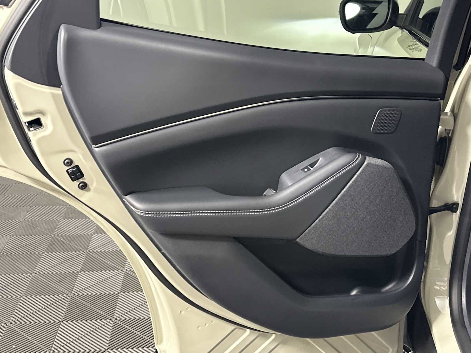 Used 2025 Ford Mustang Mach-E Premium AWD/4WD image 24