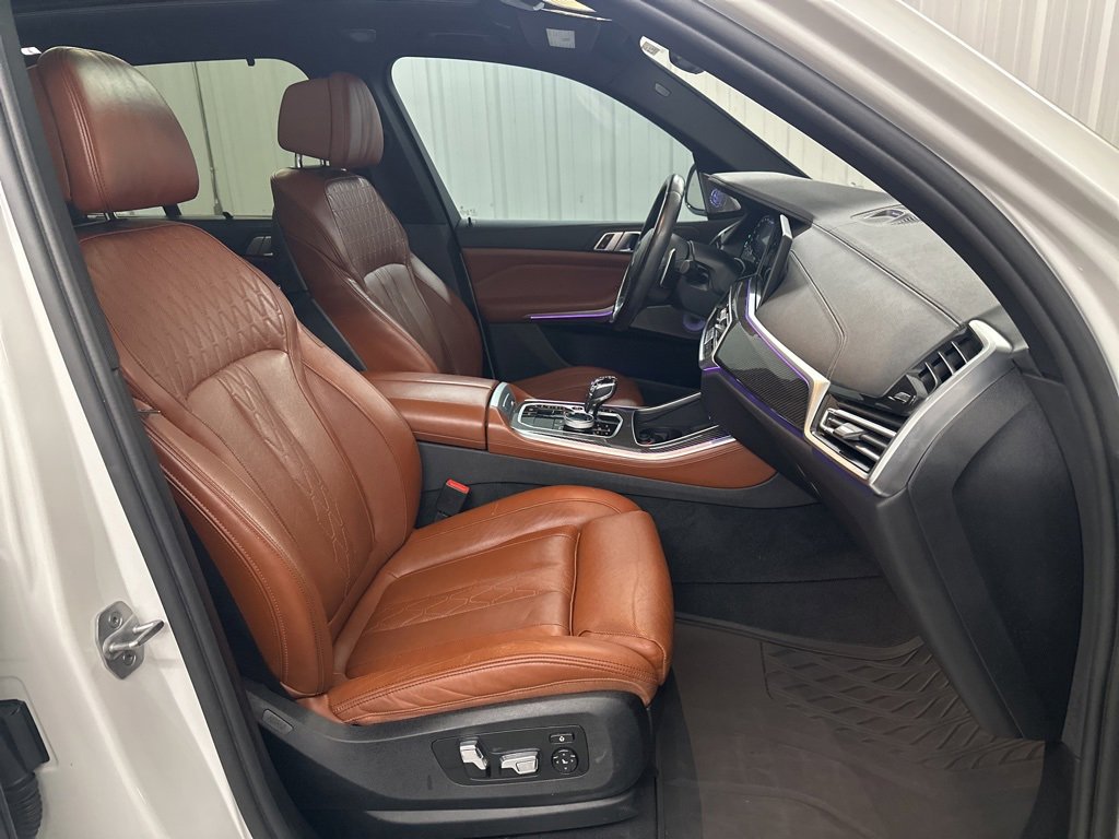 Used 2021 BMW X5 M50i w/ Executive Package image 39