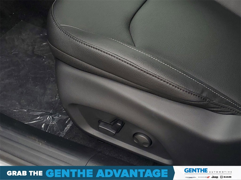 Used 2026 Jeep Compass Limited image 10