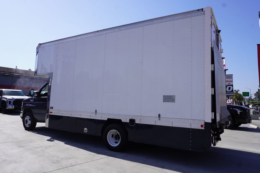Used 2024 Ford E-450 and Econoline 450 Super Duty w/ Power Windows & Locks Group RWD image 5