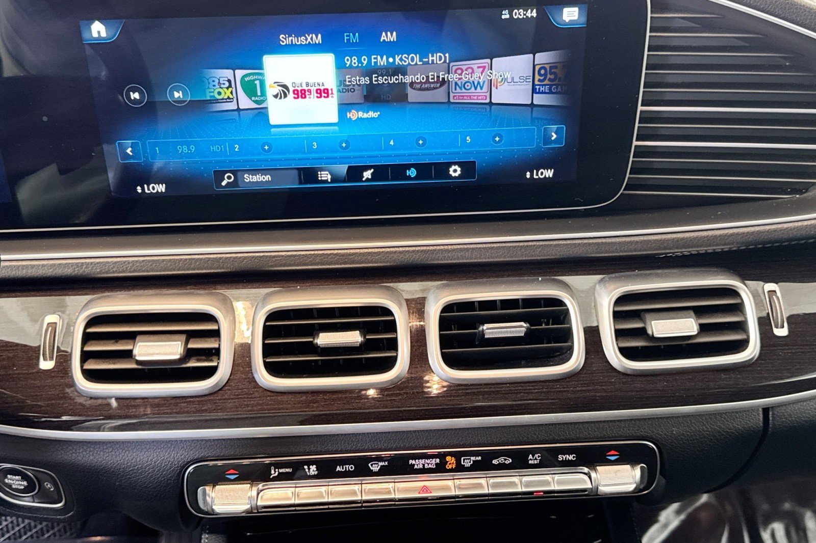 Used 2022 Mercedes-Benz GLS 450 4MATIC image 15