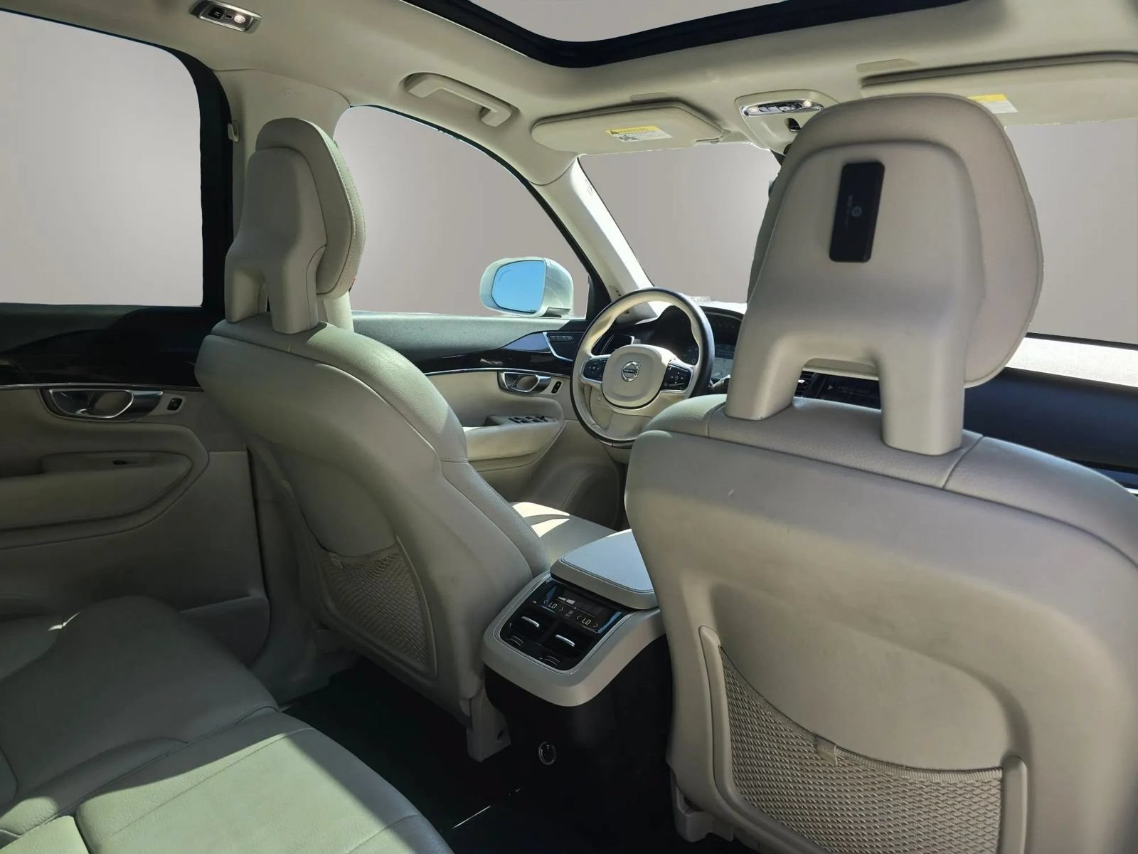 Used 2017 Volvo XC90 T6 Momentum w/ Vision Package AWD/4WD image 28