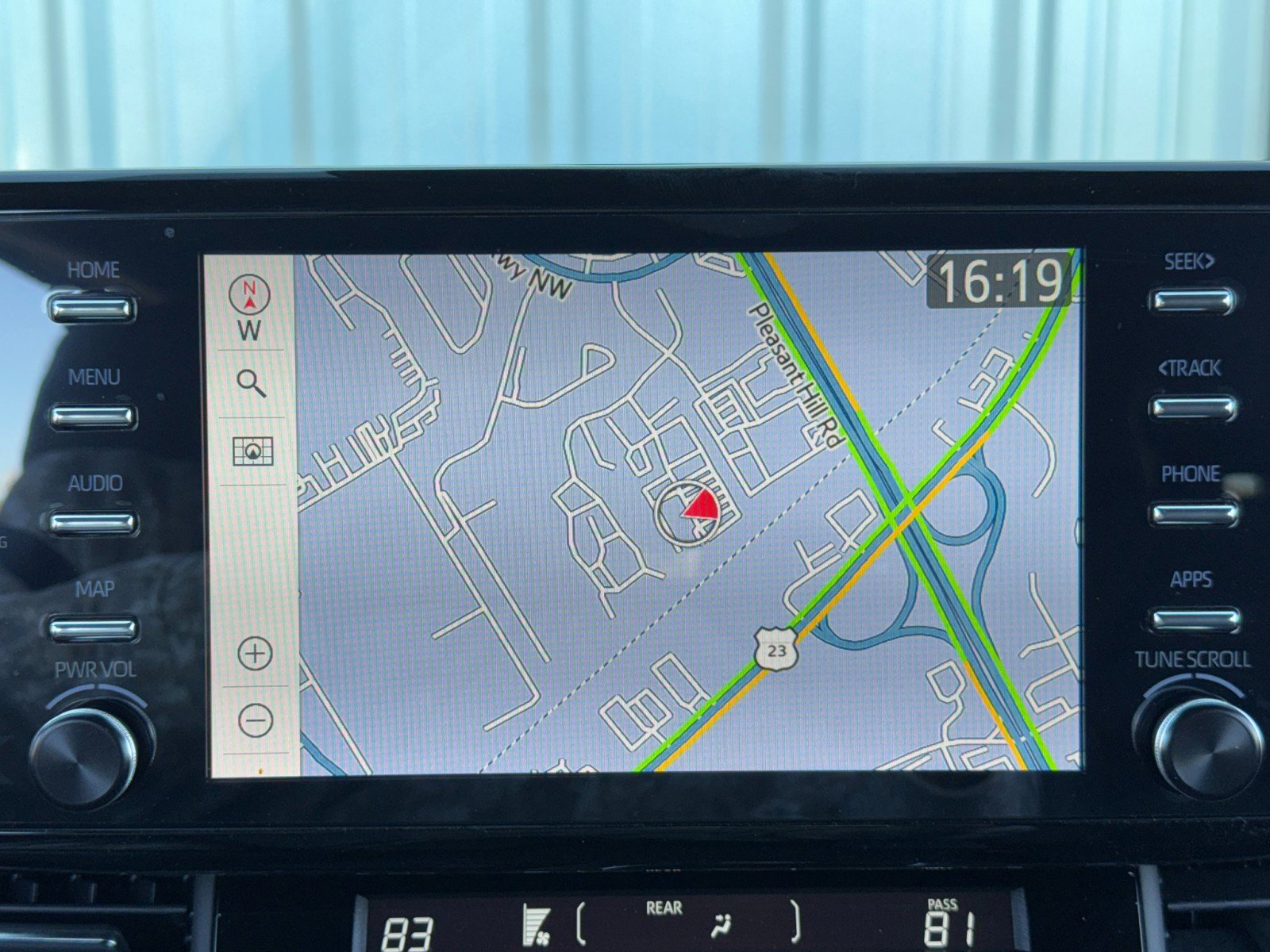 Used 2024 Toyota Sienna XSE w/ XSE Premium Package image 26