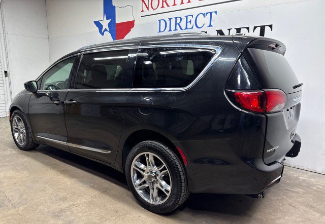 Used 2020 Chrysler Pacifica Touring-L FWD image 13