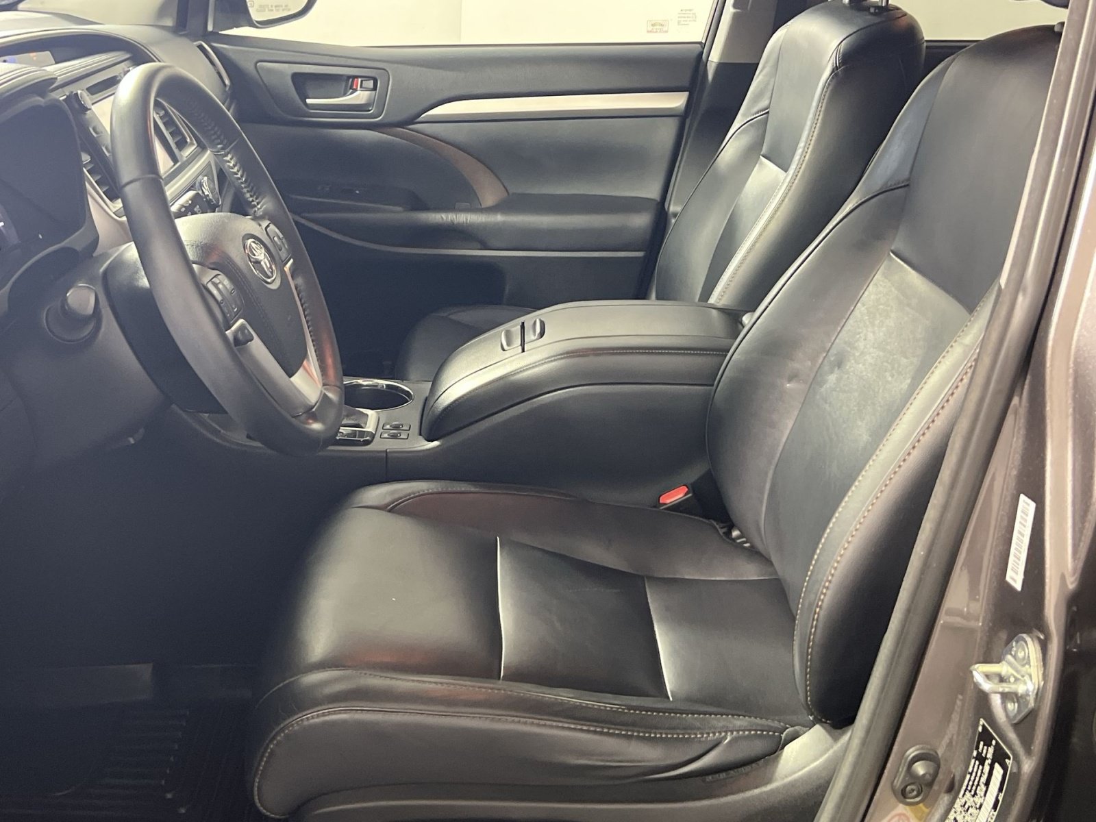 Used 2015 Toyota Highlander XLE AWD/4WD image 13