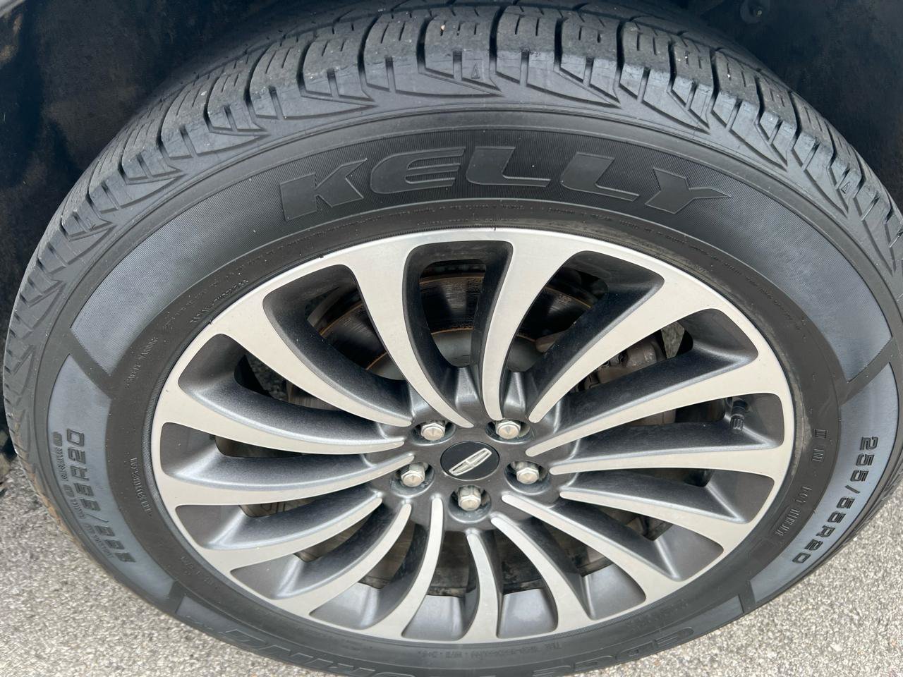 Used 2020 Lincoln Aviator Reserve w/ Elements Package Plus RWD image 4