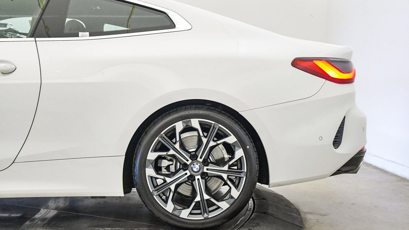 Used 2026 BMW 430i Coupe w/ Parking Assistance Package image 12