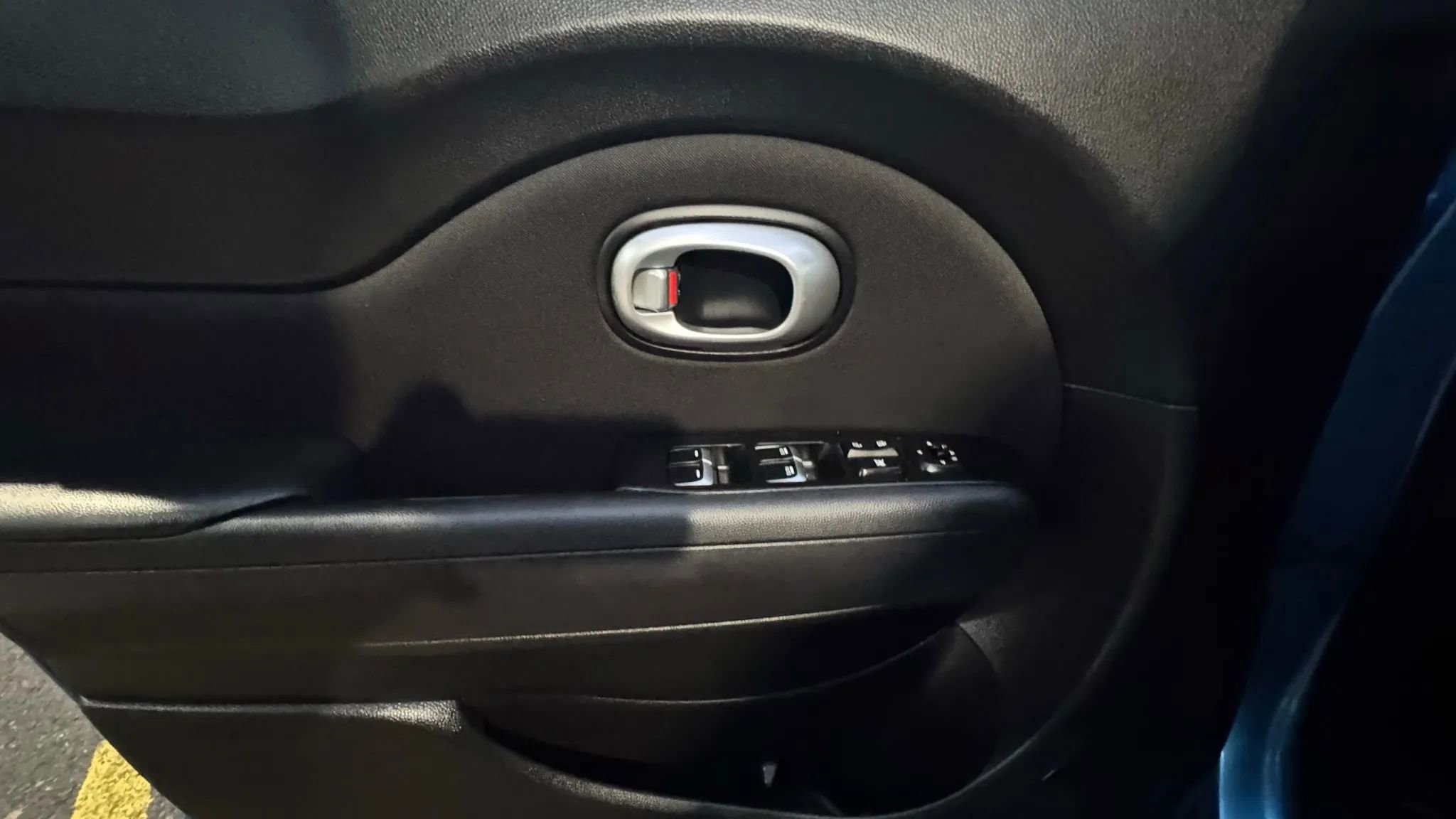 Used 2018 Kia Soul + image 10