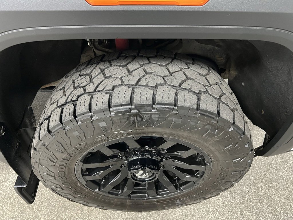 Used 2024 GMC Sierra 2500 AT4 w/ Technology Package image 21