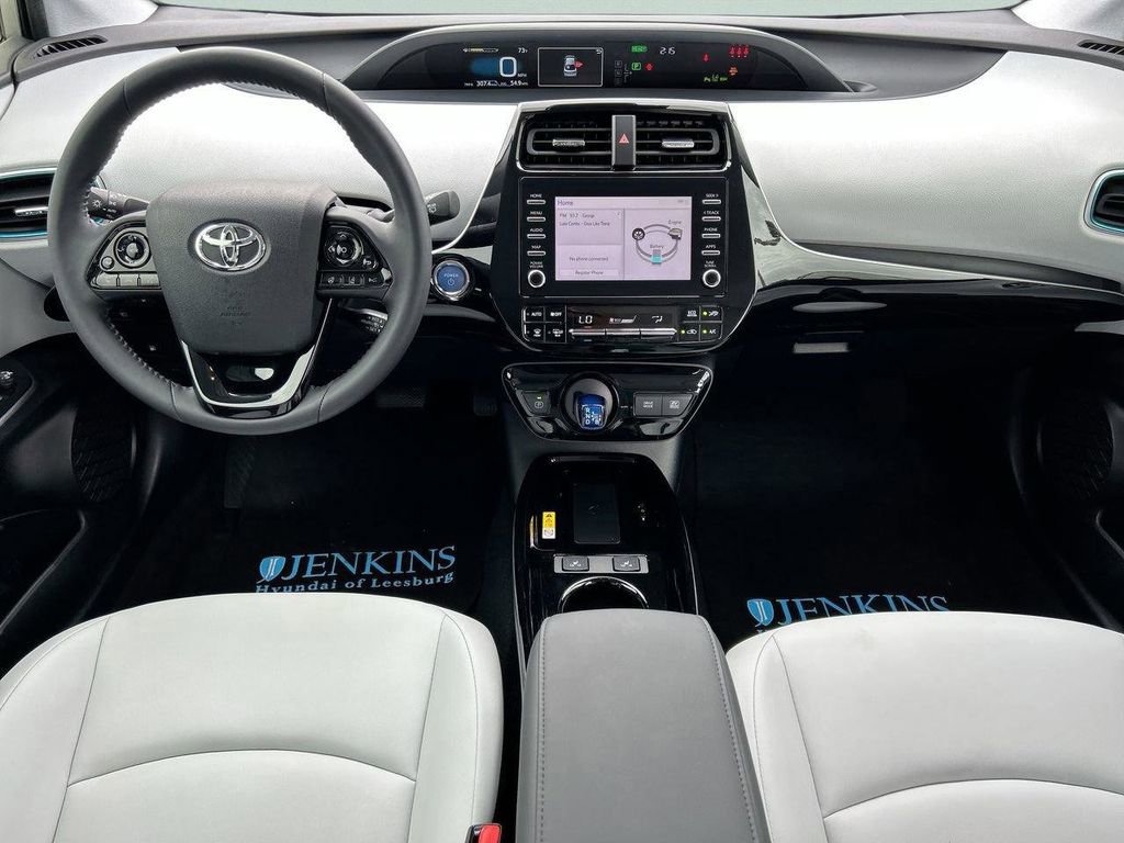 Used 2020 Toyota Prius XLE image 19