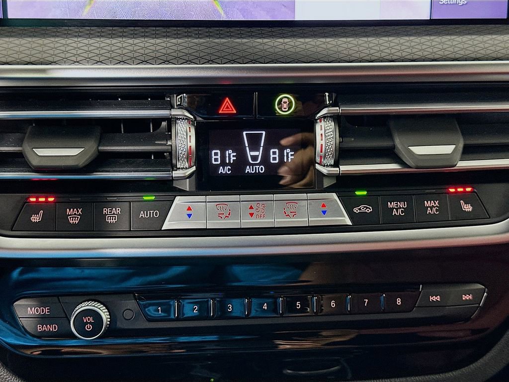 Certified 2023 BMW X4 xDrive30i w/ M Sport Package image 16