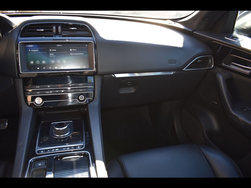 Used 2019 Jaguar F-PACE Premium AWD/4WD image 30