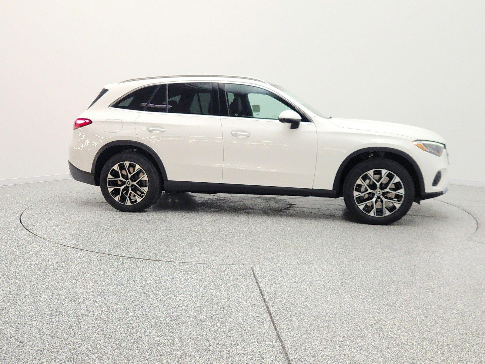 New 2026 Mercedes-Benz GLC 350e 4MATIC image 4