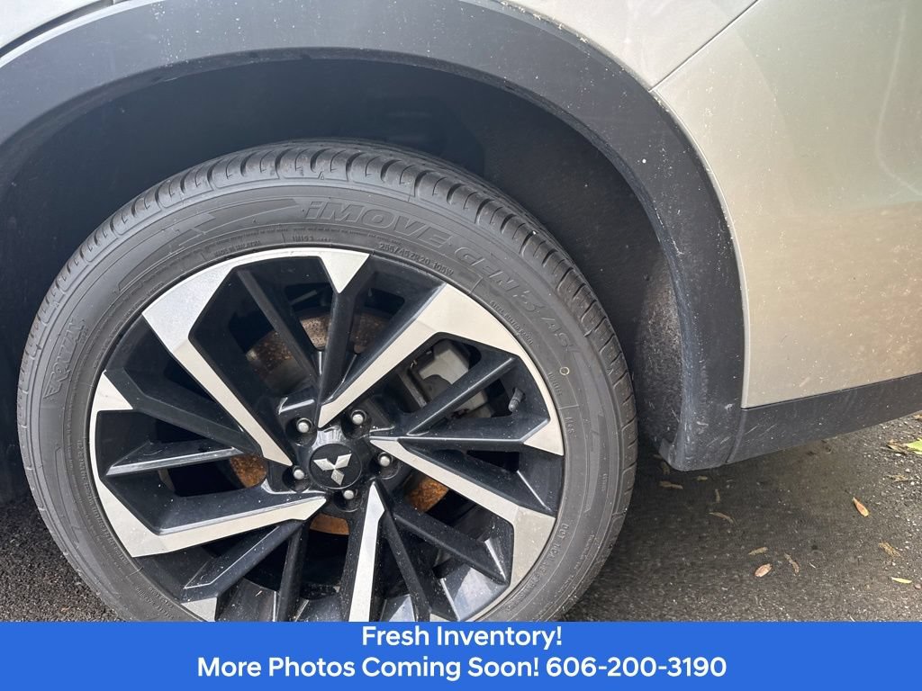 Used 2024 Mitsubishi Outlander SE AWD/4WD image 9