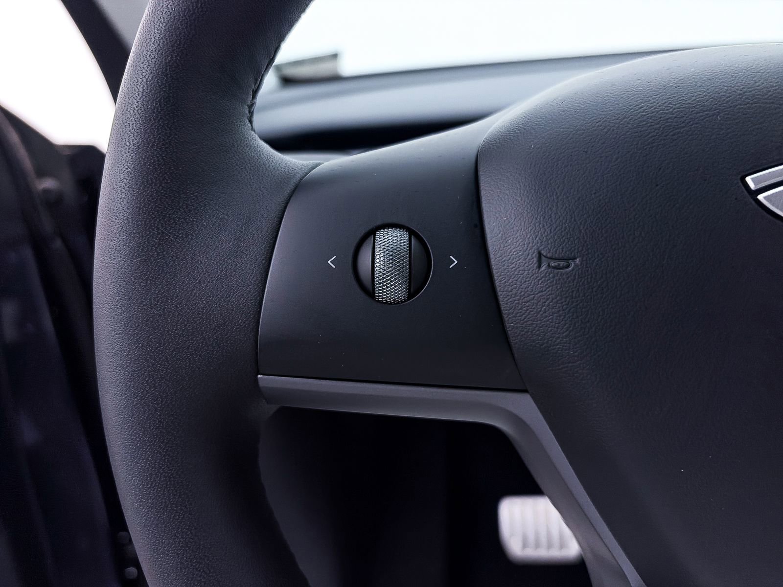 Used 2024 Tesla Model Y Performance image 26