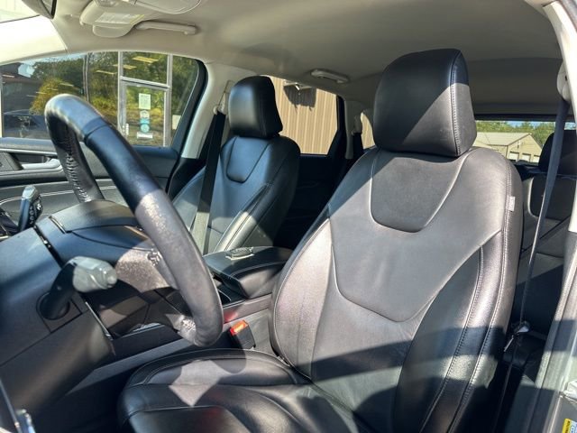 Used 2022 Ford Edge Titanium image 13