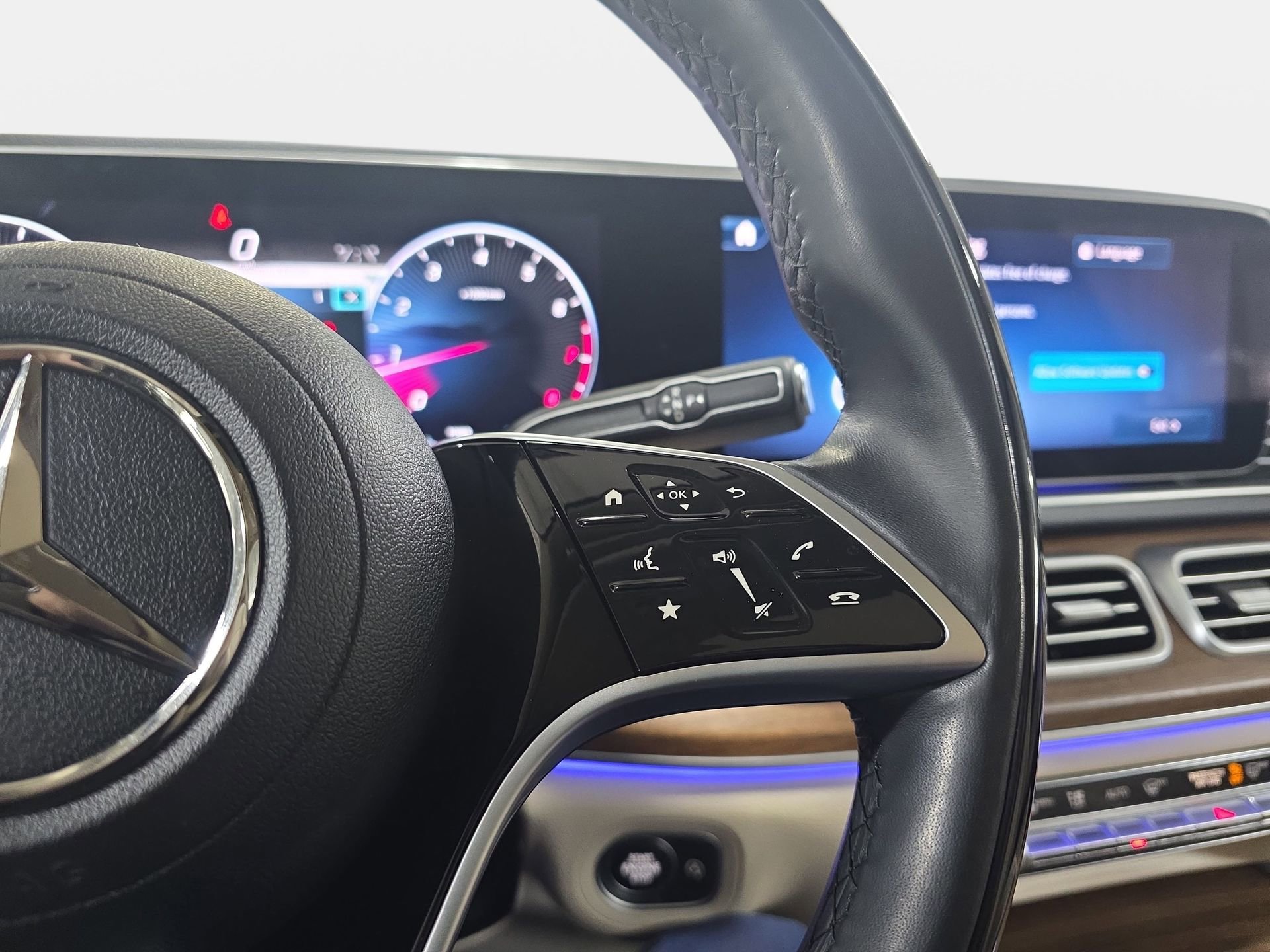 Used 2024 Mercedes-Benz GLE 350 4MATIC image 18