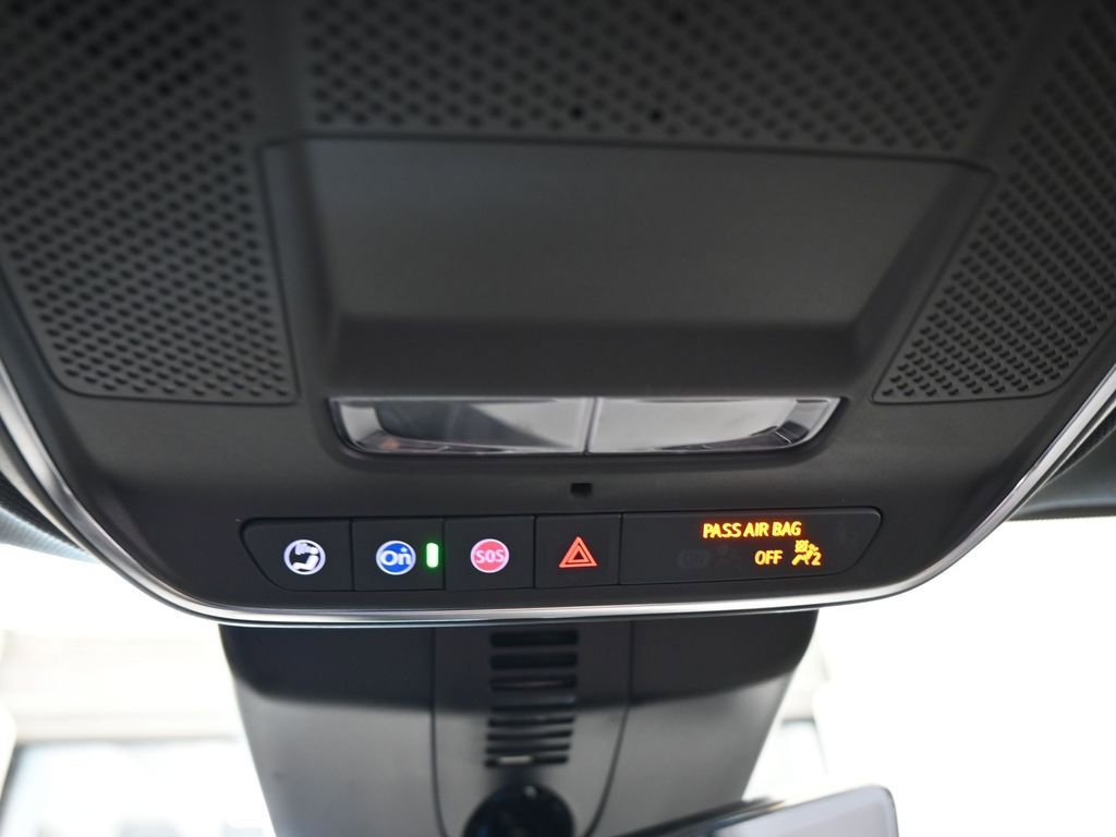 Used 2025 Chevrolet Traverse High Country image 35