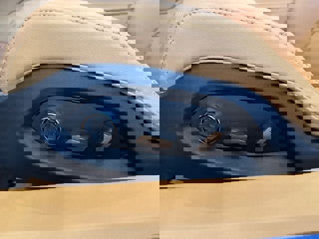 Used 2023 Chevrolet Corvette Stingray Premium Conv w/ Z51 Performance Package image 22