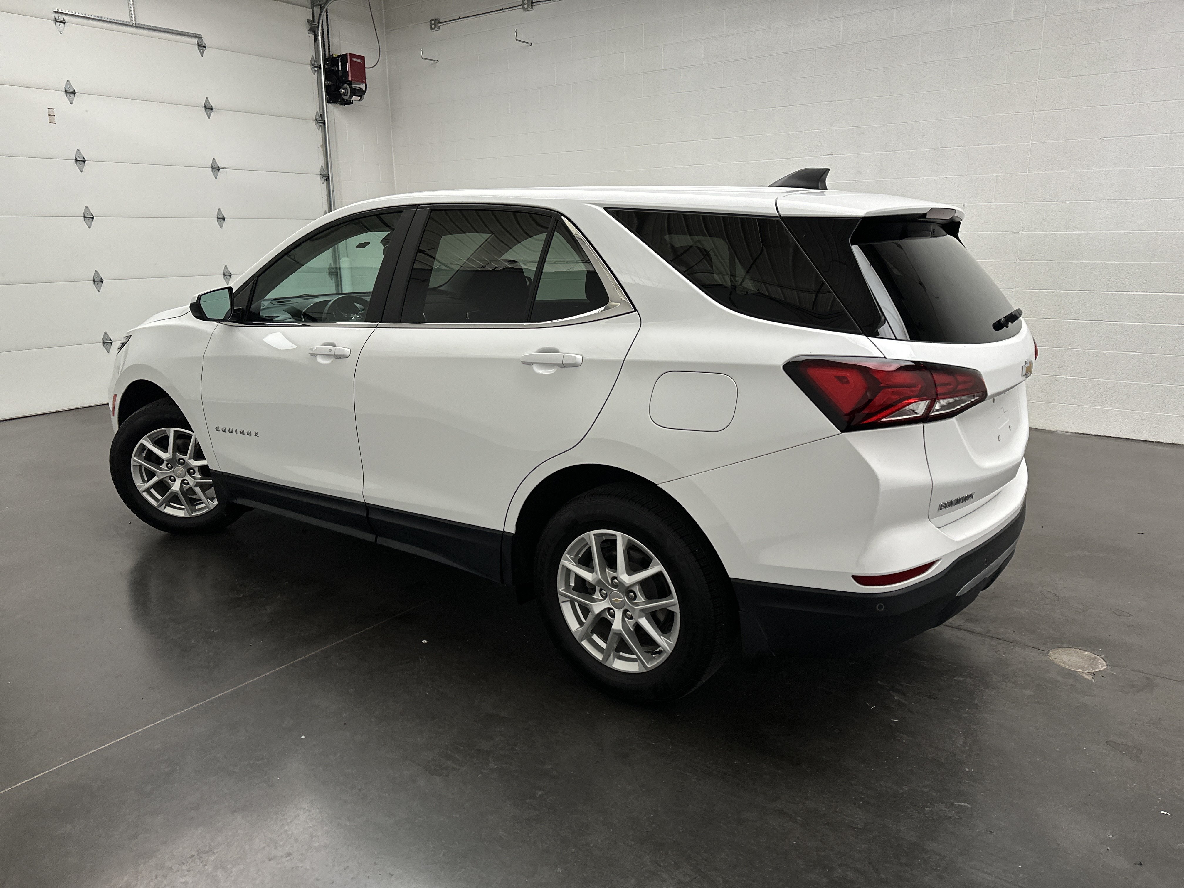 Used 2023 Chevrolet Equinox LT w/ LPO, Floor Liner Package AWD/4WD image 6