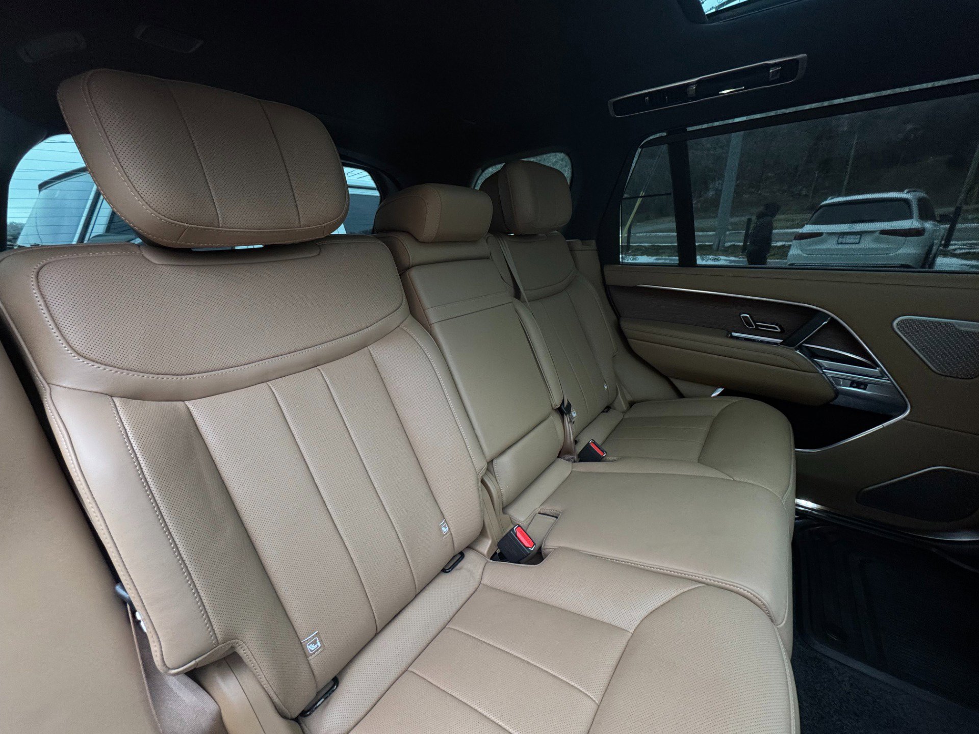 Used 2024 Land Rover Range Rover Long Wheelbase Autobiography image 35