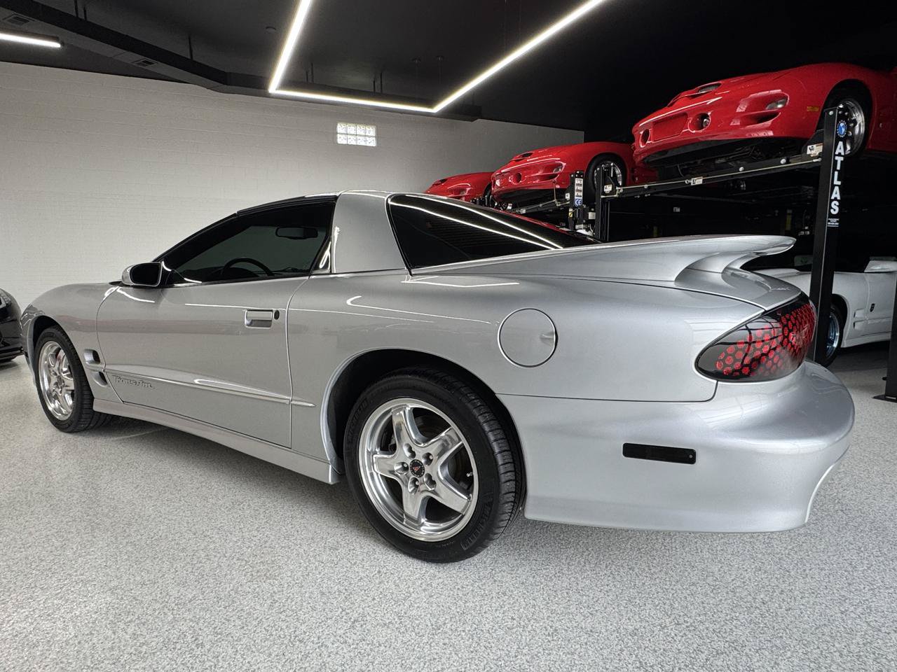 Used 2000 Pontiac Firebird Formula RWD image 9