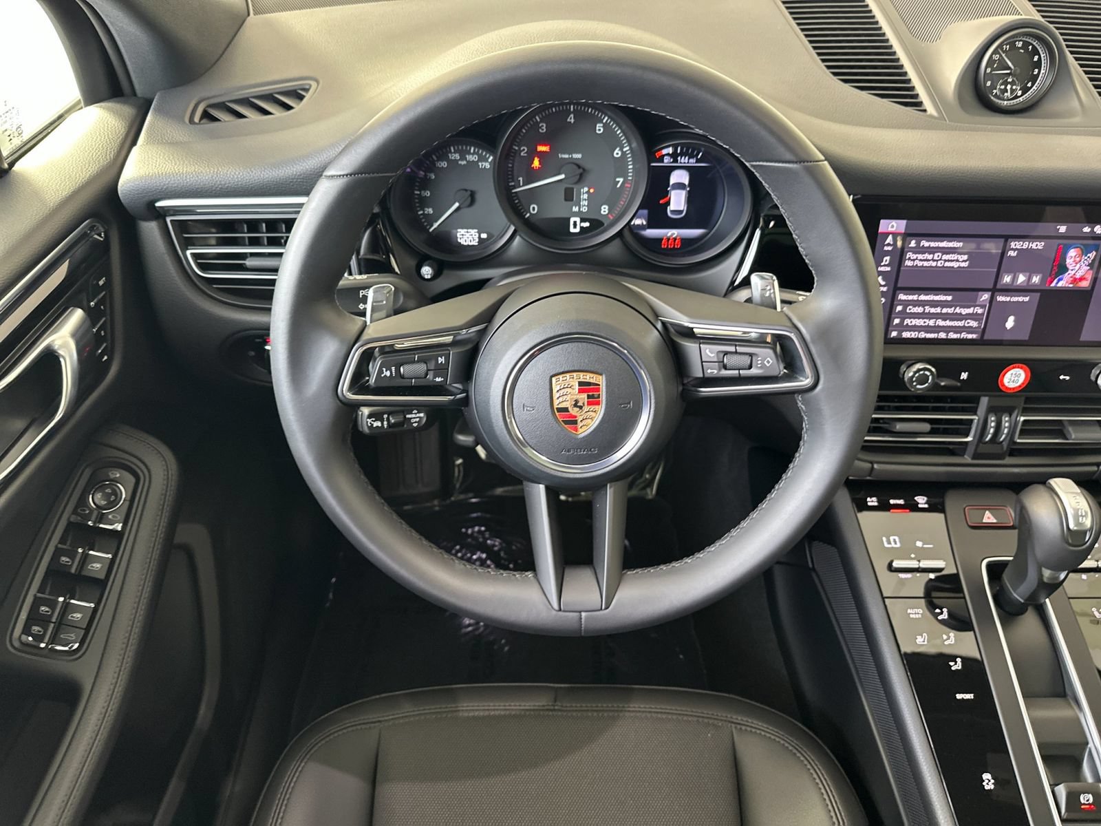 Certified 2026 Porsche Macan AWD/4WD image 16