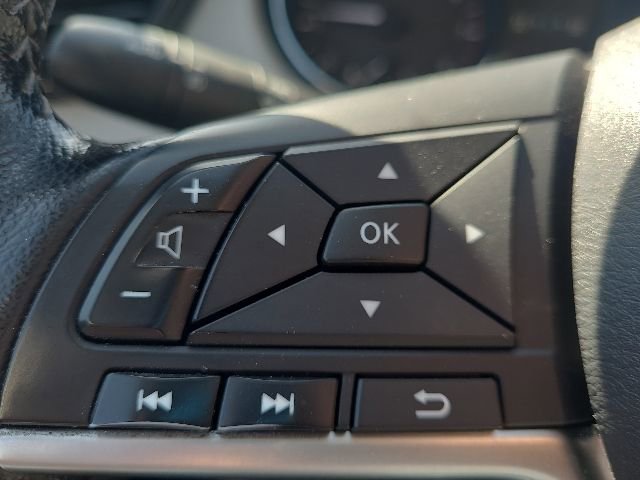 Certified 2022 Nissan Rogue Sport SV FWD image 13