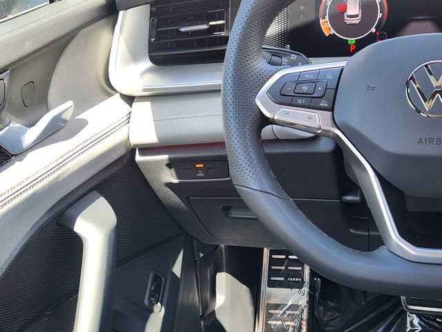 New 2026 Volkswagen Tiguan SE R-Line image 26