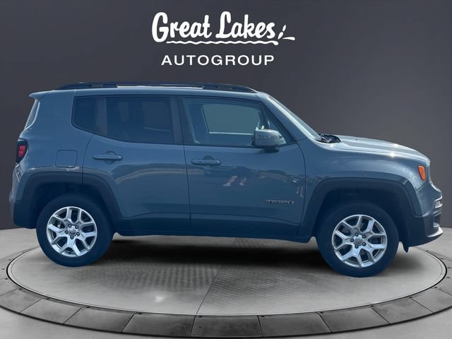 Used 2018 Jeep Renegade Latitude w/ Cold Weather Group AWD/4WD image 6