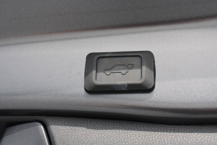 Certified 2025 Toyota RAV4 XLE w/ Convenience Package image 16