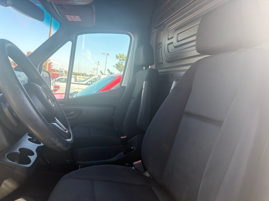 Used 2022 Mercedes-Benz Sprinter 2500 image 4